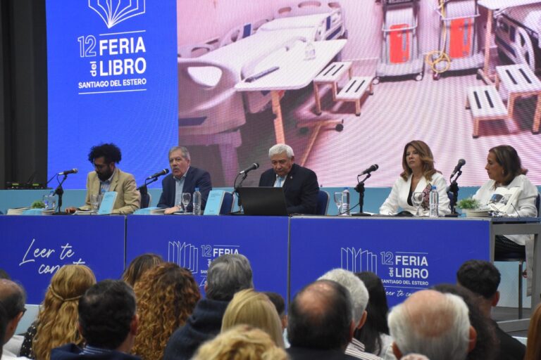 Presentaron el libro “La Pandemia en Santiago del Estero 2020-2022”