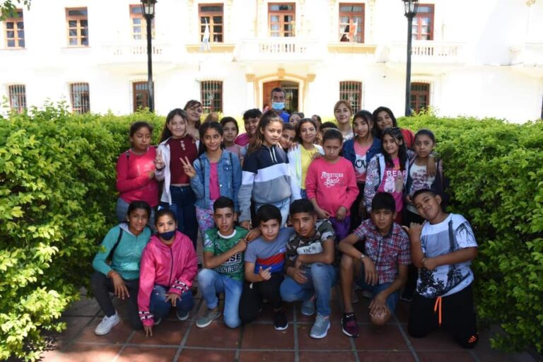 Alumnos de Robles visitaron Casa de Gobierno