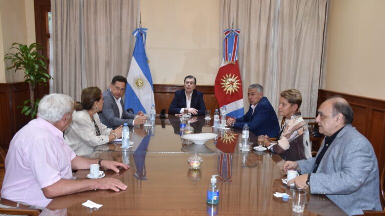 Gerardo Zamora se reunió con autoridades sanitarias de la Ciudad de Córdoba