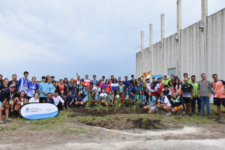 Santiago del Estero se sumó a la campaña de plantación de especies nativas en Chapadmalal