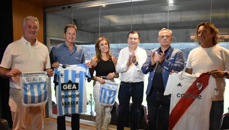 El gobernador y Claudia Ledesma Abdala de Zamora dieron la bienvenida a dirigentes de River Plate