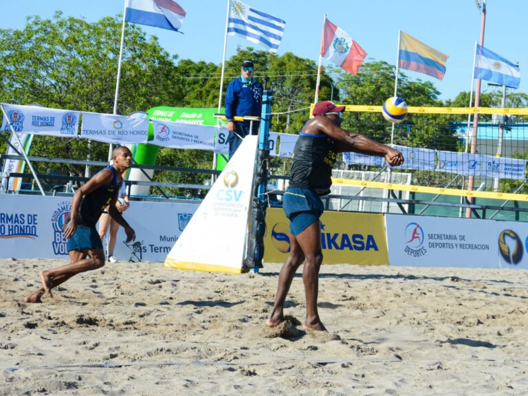 Los mejores equipos de Sudamérica compiten en el Beach Voley