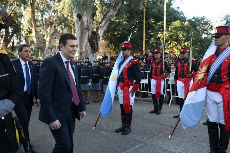 Emotiva ceremonia por los 203 años de la Autonomía Provincial