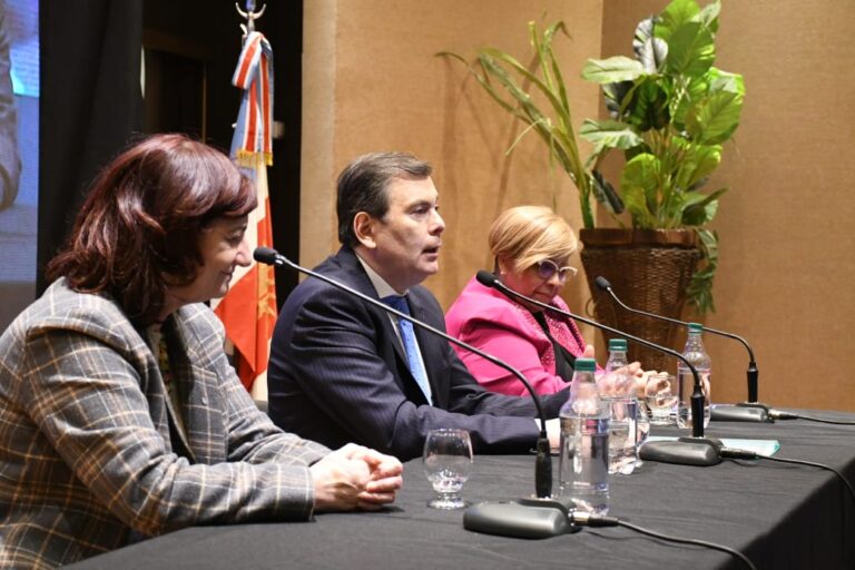 Zamora y la ministra de Trabajo de la Nación firmaron convenios e inauguraron la Oficina de Empleo de Las Termas