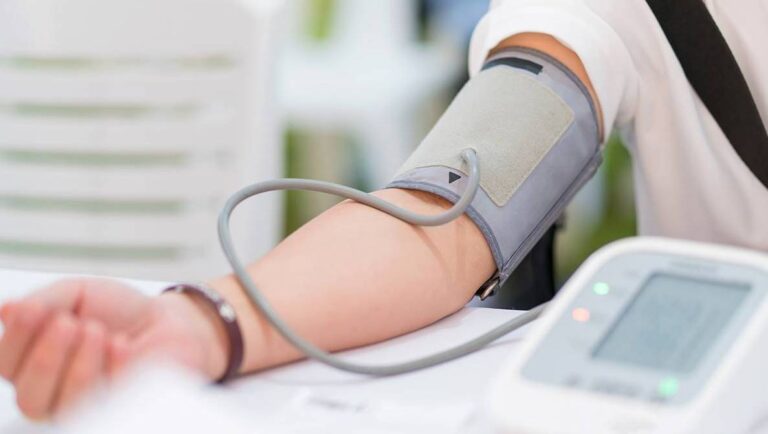 Salud brinda recomendaciones para controlar la presión arterial