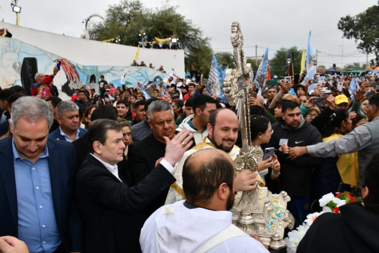 Zamora participó junto a “Chiqui” Tapia de la misa central en honor al Señor de Mailín