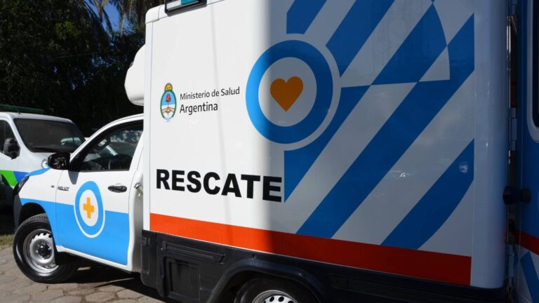 Entregaron ambulancias de rescate a cuatro hospitales del interior provincial