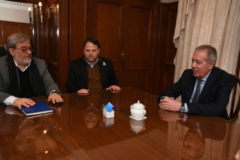 El jefe de Gabinete junto al subsecretario de Cultura, se reunió con autoridades del INCAA