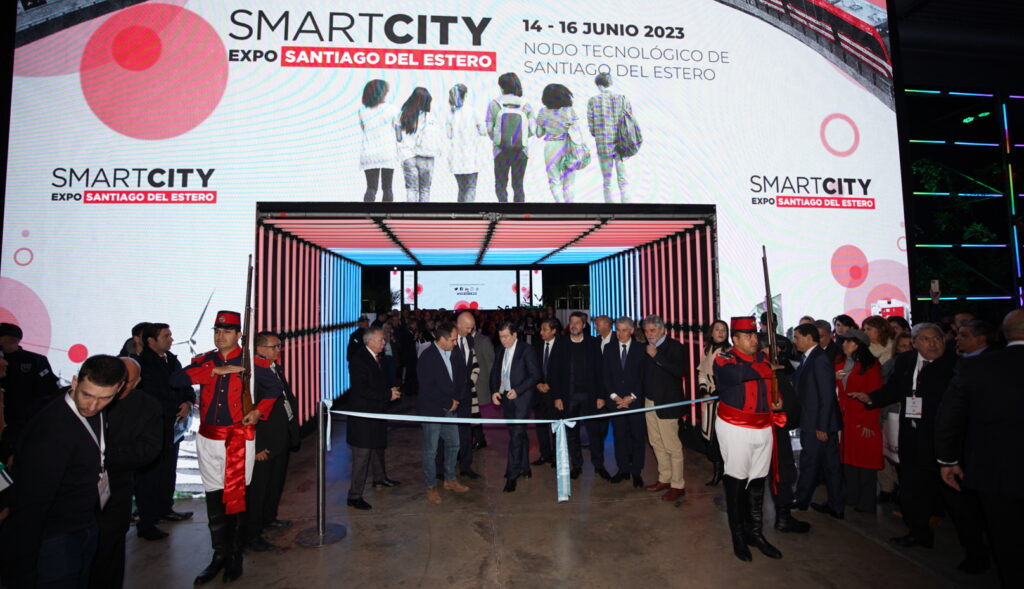 Con más de 2 mil asistentes comenzó el 2° Smart City Expo Santiago del ...