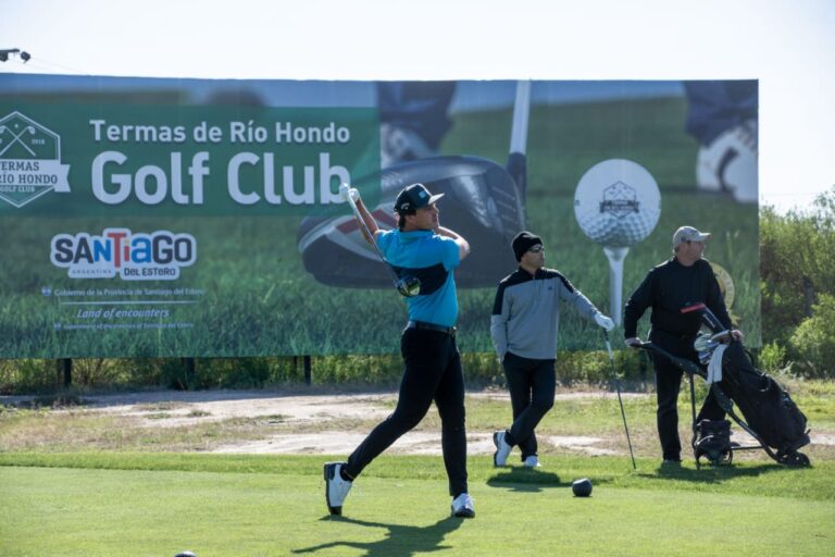 Comenzó la primera ronda del XI Abierto del Golf Club Termas de Río Hondo