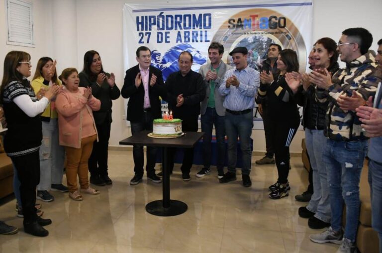 Zamora participó de los festejos por los 48 años del Hipódromo 27 de abril