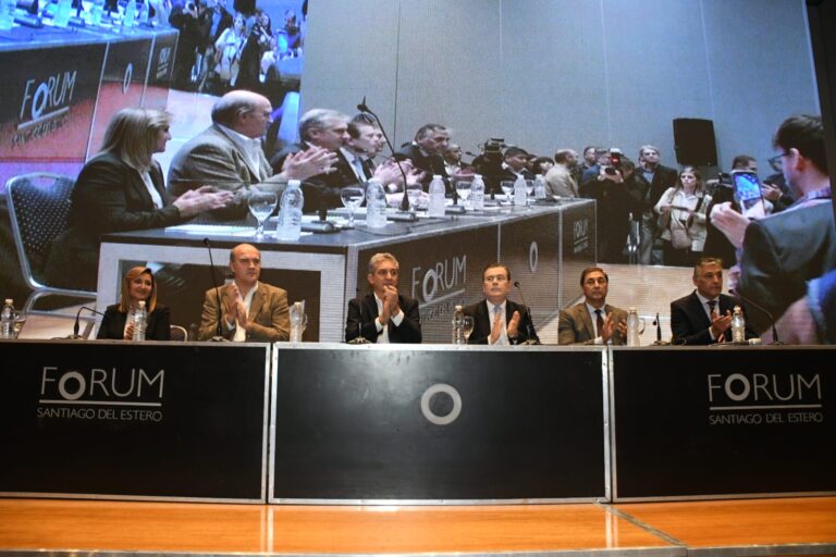 Zamora participó de la apertura de la Conferencia Internacional de Residuos Sólidos y Economía Circular