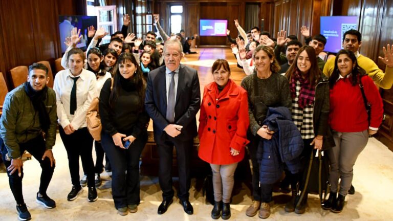 Estudiantes del Departamento San Martín visitaron Casa de Gobierno