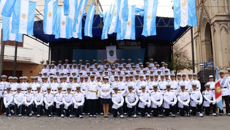 Cadetes de la Escuela “Coronel Lorenzo Lugones” juraron lealtad a la Bandera