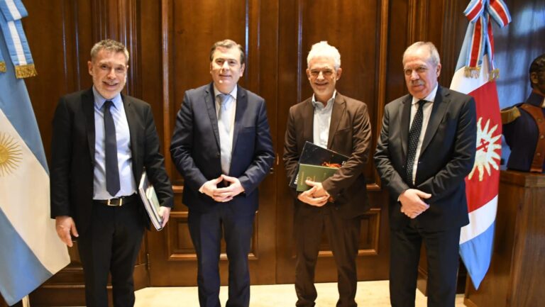 Reunión entre el Gobernador y autoridades de la Cámara Nacional Electoral y Televisión Pública