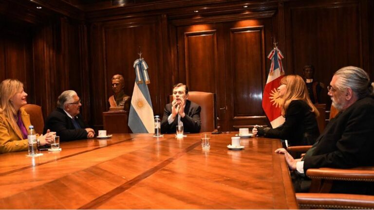 Zamora recibió la visita del abogado constitucionalista Miguel Rodríguez Villafañe