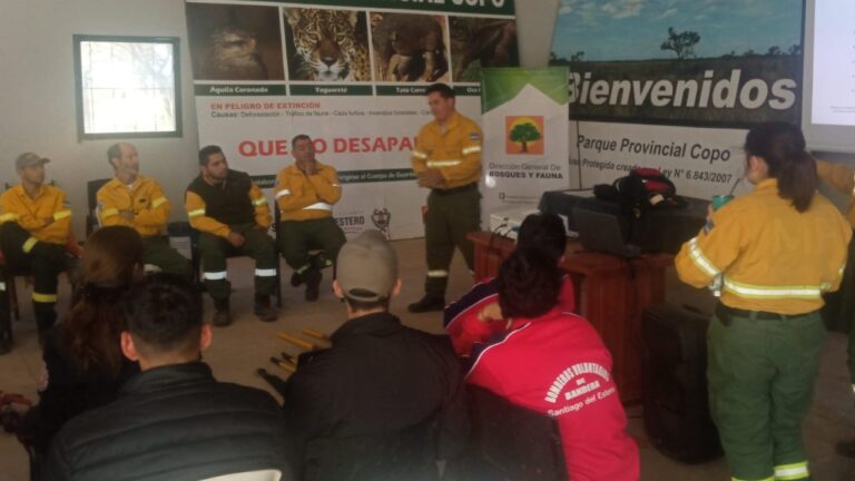 Capacitan a combatientes de incendios forestales de Santiago del Estero y Chaco