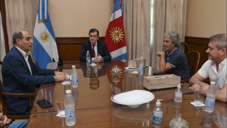 Gerardo Zamora se reunió con autoridades de Aerolíneas Argentinas