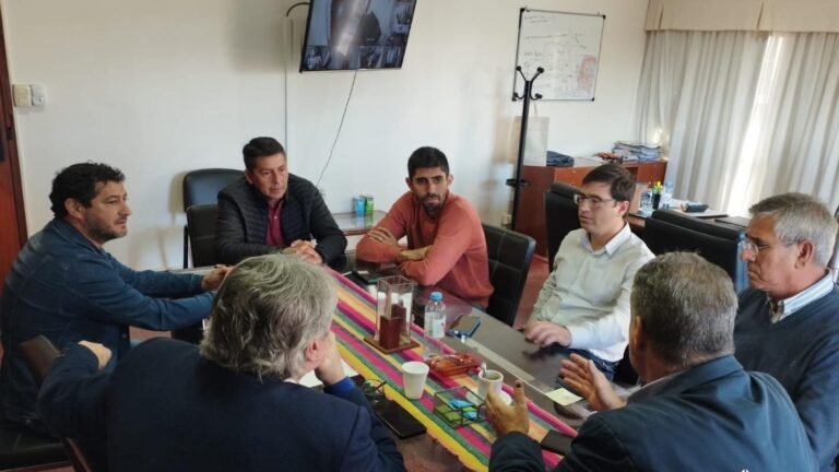 Subsecretaría del Agua mantuvo una reunión con los comisionados municipales del departamento Avellaneda