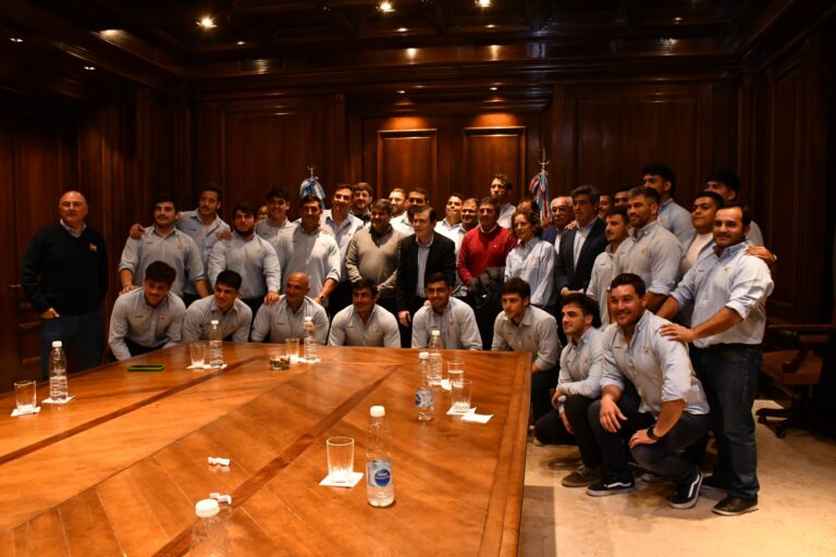 Zamora recibió al plantel de Old Lions antes de jugar las semifinales del Torneo Regional de Rugby del NOA