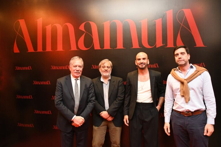 En el CCB se realizó la avant premiere de “Almamula”