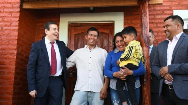 Más familias santiagueñas cumplen el sueño de la vivienda propia