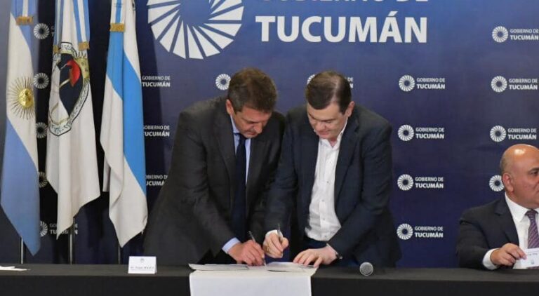 Zamora: “Firmamos  convenios que incluyen obras de electrificación en áreas productivas”