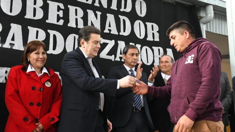 Zamora habilitó un edificio educativo, entregó viviendas sociales y realizó importantes anuncios