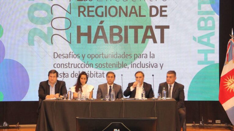 Silva Neder: “La política habitacional impulsada por el gobernador Zamora es ejemplo a nivel nacional”