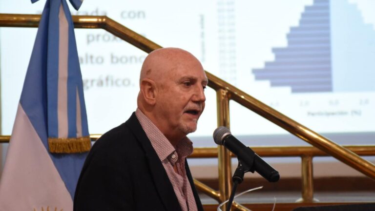 Agustín Salvia destacó los logros en la presentación de un diagnóstico socio-ocupacional de la provincia