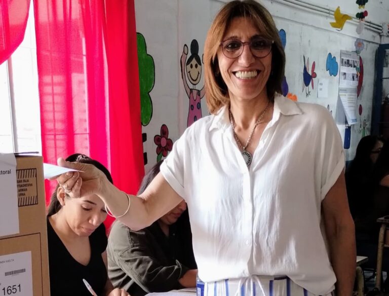 La diputada Nacional Estela Neder votó en Loreto en estas elecciones
