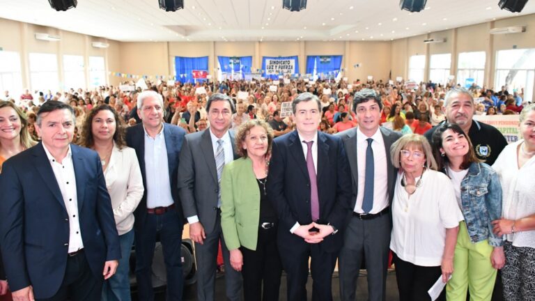 Zamora compartió con cientos de jubilados el acto de cierre del programa “prevenir para seguir creciendo” del Pami