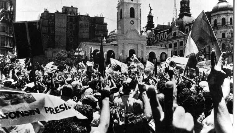 Argentina celebra 40 años de la Restauración de la Democracia