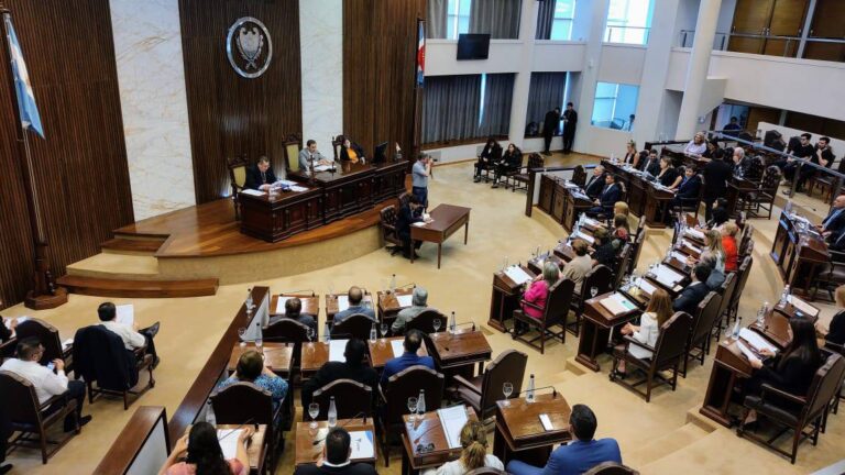 El Poder Legislativo adhirió al DNU del Ejecutivo Provincial, ratificado por la ley 7377