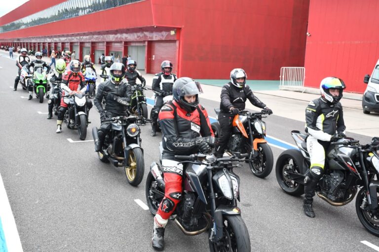 Segunda jornada de pruebas libres en el autódromo de Las Termas con más de 120 motos