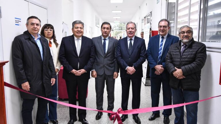 Con la presencia de autoridades, inauguraron la ampliación de laboratorios centrales en la UNSE