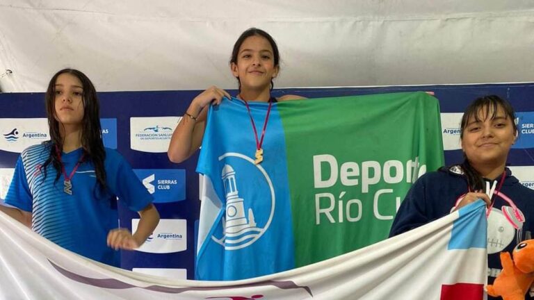El equipo de natación del Natatorio Olímpico “Madre de Ciudades” brilla en la Copa Otoño en San Luis