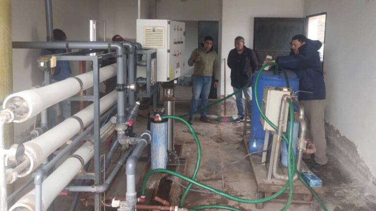 Realizan mantenimiento en la planta potabilizadora de agua por ósmosis inversa en Yuchán