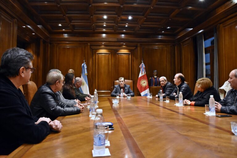 El gobernador recibió la visita del secretario general nacional de Upcn