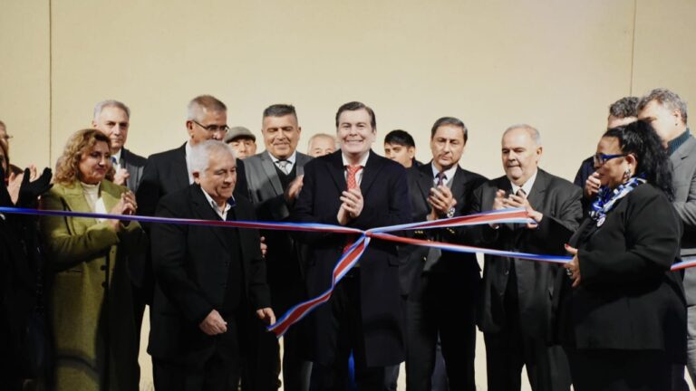 El gobernador Zamora inauguró el edificio central de la Administración Provincial de Recursos Hídricos