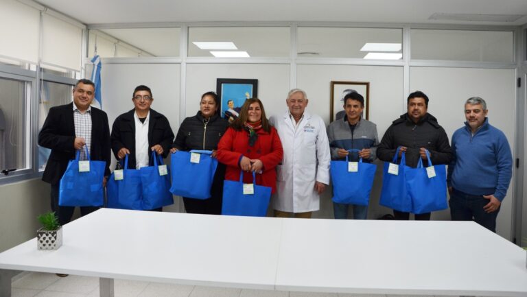 Entregaron 225 anteojos destinados a pacientes del departamento Figueroa