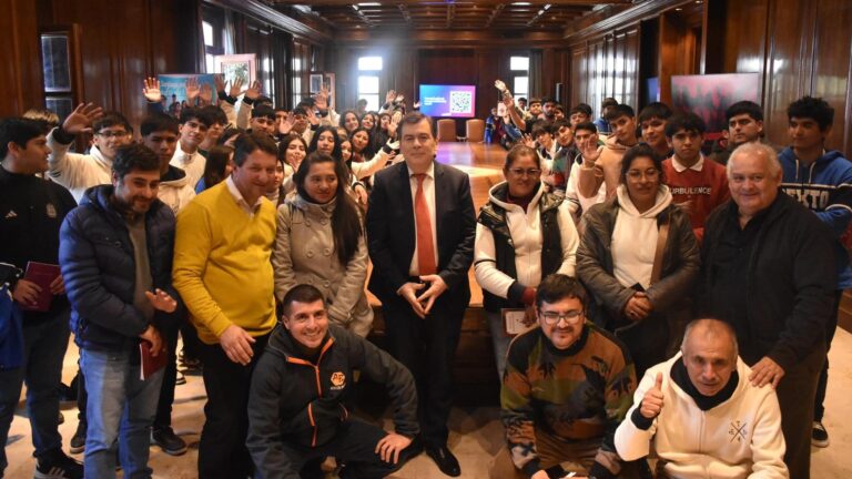 Estudiantes de Añatuya visitaron Casa de Gobierno