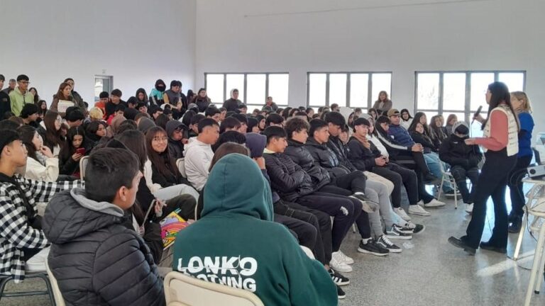 Estudiantes de Ojo de Agua participaron de una jornada sobre  Salud Integral, Adolescente y Juvenil