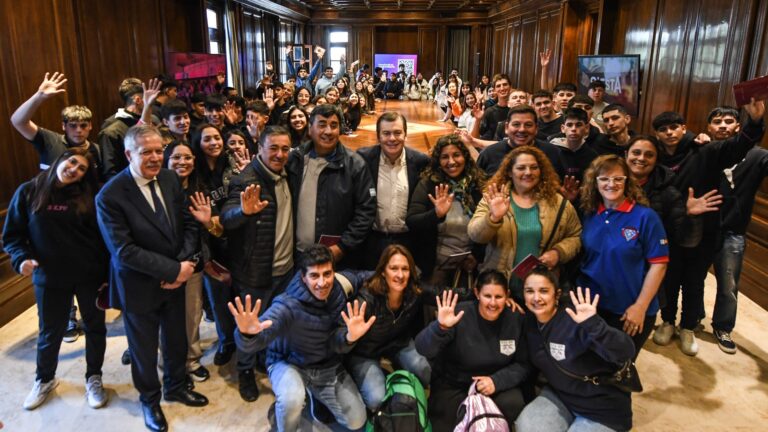 Alumnos de los departamentos Rivadavia y Choya visitaron Casa de Gobierno