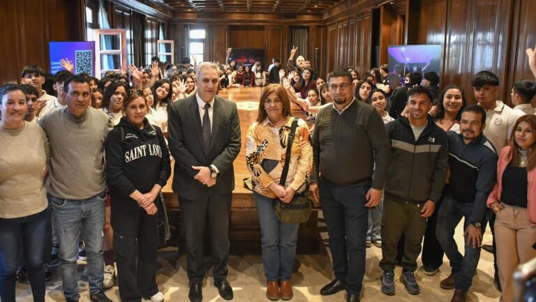 Alumnos de Villa Ojo de Agua visitaron Casa de Gobierno