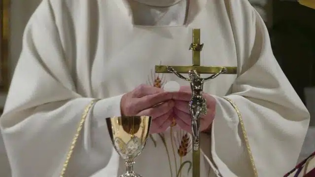 En honor a San Juan Bautista, se conmemora el Día del Sacerdote