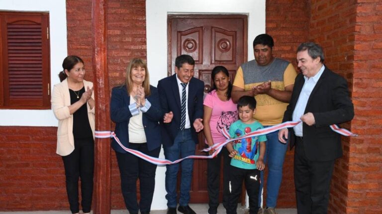 Herrera celebró su 124° aniversario con la entrega de viviendas sociales y la inauguración de obras