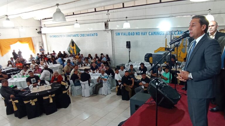 El vicegobernador encabezó el acto central por el Día del Camino y del Trabajador Vial