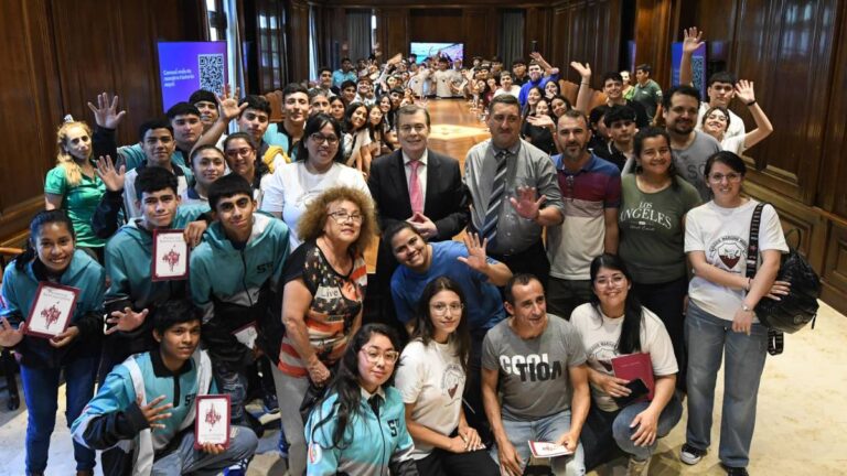 Alumnos de Robles y Río Hondo visitaron Casa de Gobierno