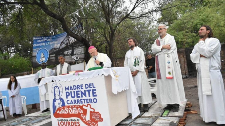 Realizaron la bendición de casas construidas por el Hogar de Cristo en La Banda